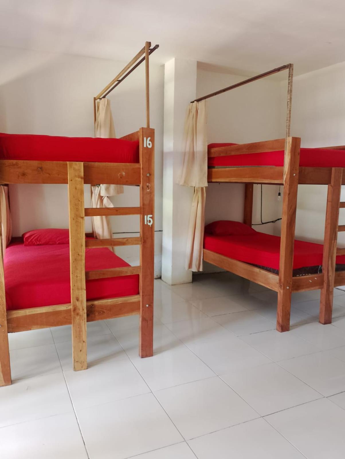 Black Sand Hostel Amed Exterior photo